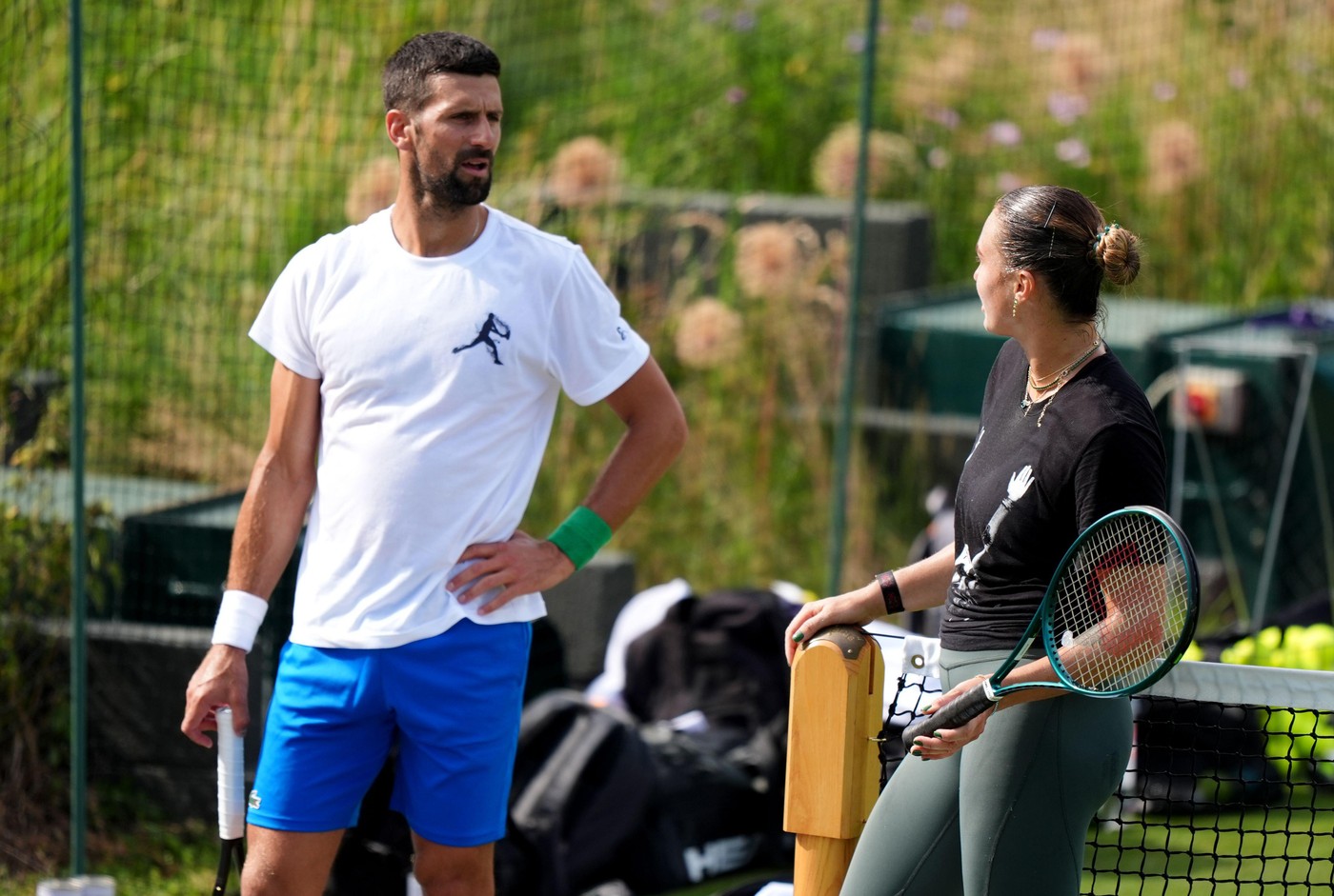 Aryna Sabalenka, despre Novak Djokovic: "Își bate joc de mine!"