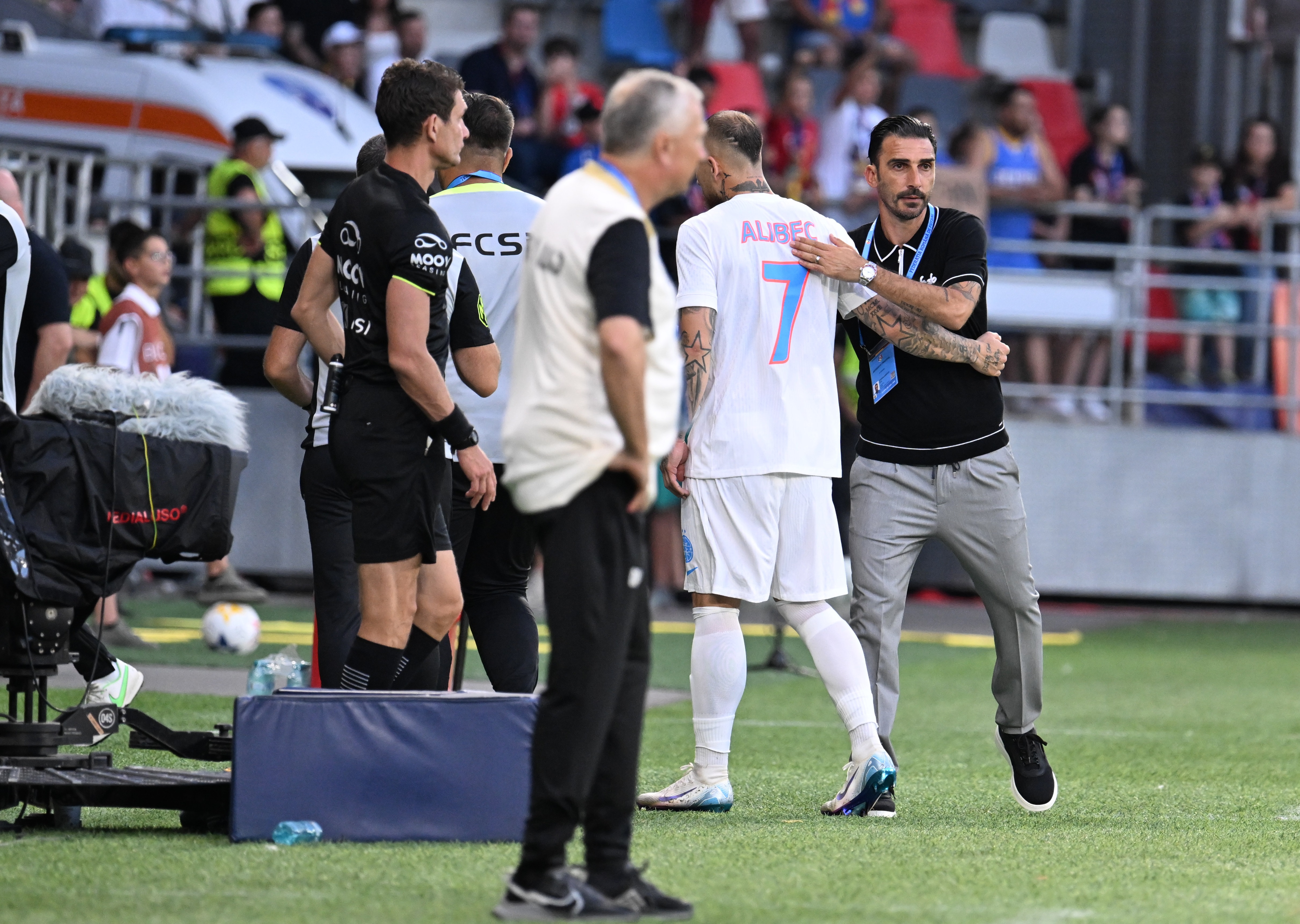Dezvăluirea făcută de Denis Alibec, după ce a ieșit accidentat de pe teren la meciul cu CFR Cluj