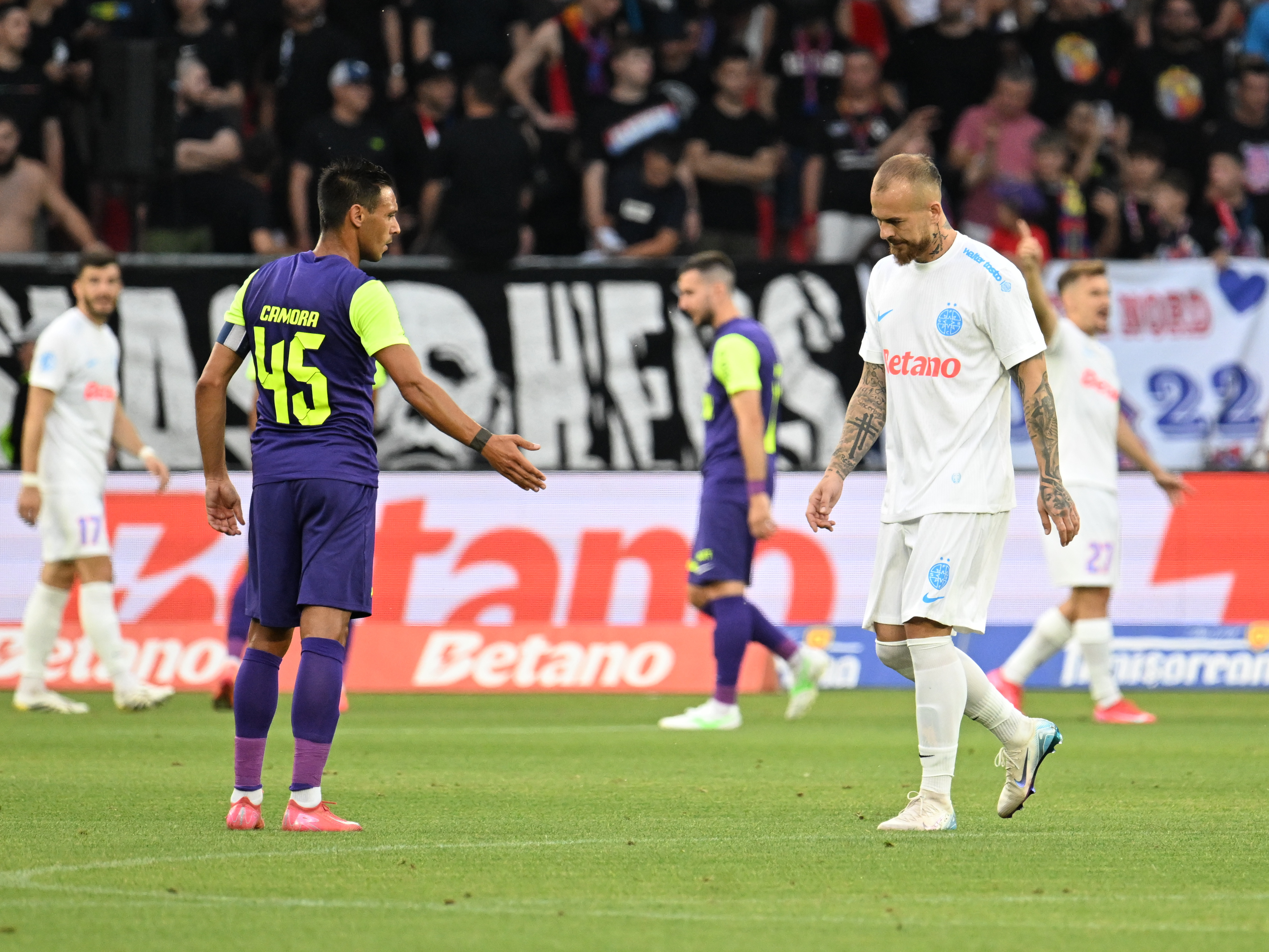 FCSB a primit două mari lovituri, dar Ilie Dumitrescu a găsit rapid rezolvarea: ”Soluția!”