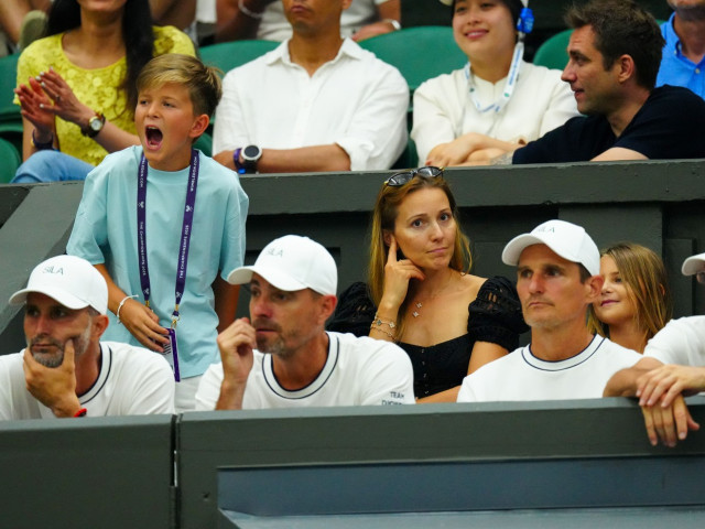 Novak Djokovic, pus pe "ignore" de propriul fiu, la Wimbledon