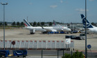Première journée de grève des contrôleurs aériens à l'aéroport Paris - Charles-de-Gaulle, où près de 40% des vols sont impactés