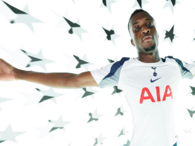 Tottenham &rdquo;a spart banca&rdquo; &#537;i a pl&#259;tit 64.000.000&euro; pentru un nou transfer