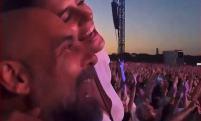 pep guardiola concert oasis