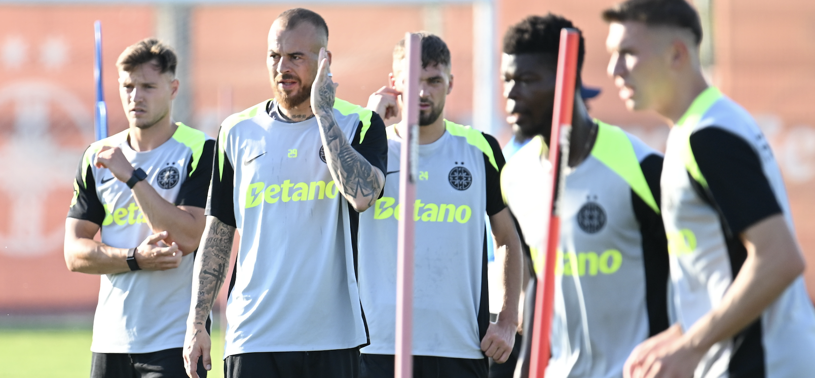 Au bătut palma: pleacă de la FCSB, dar continuă în SuperLigă! Răsturnare de situație