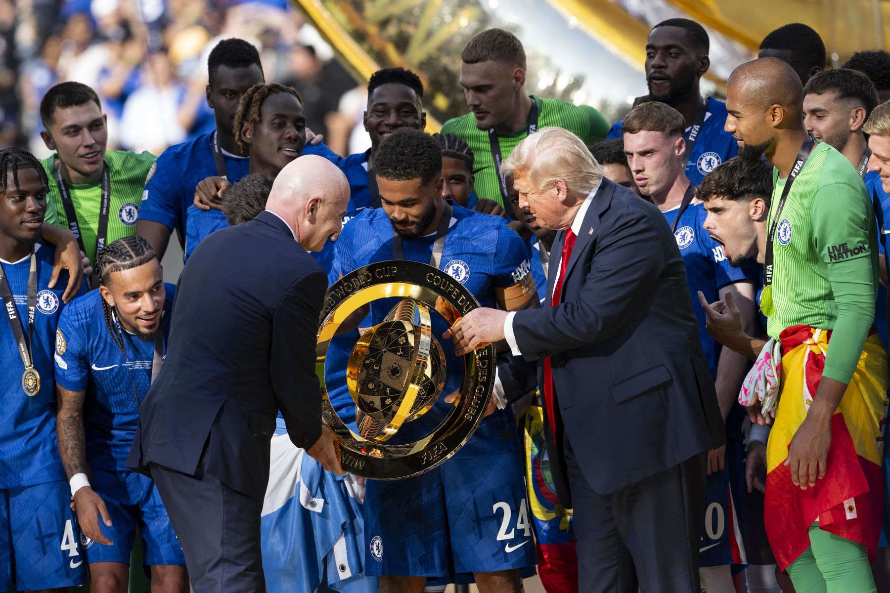 Au apărut imaginile și starul lui Chelsea revoltat de ce a făcut Donald Trump a rupt tăcerea!