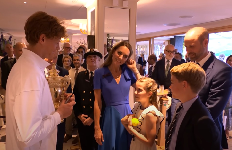 Față în față cu Familia Regală, Jannik Sinner s-a blocat. Au apărut imaginile