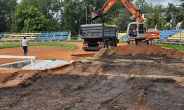 Stadionul din Slobozia și lucrările de modernizare / Foto: Facebook-@PotorAlexandru