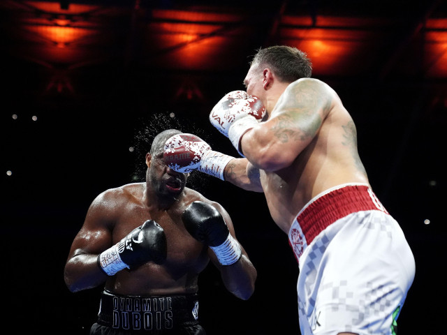 Oleksandr Usyk e campion mondial absolut, dup&#259; un KO devastator aplicat lui Daniel Dubois!