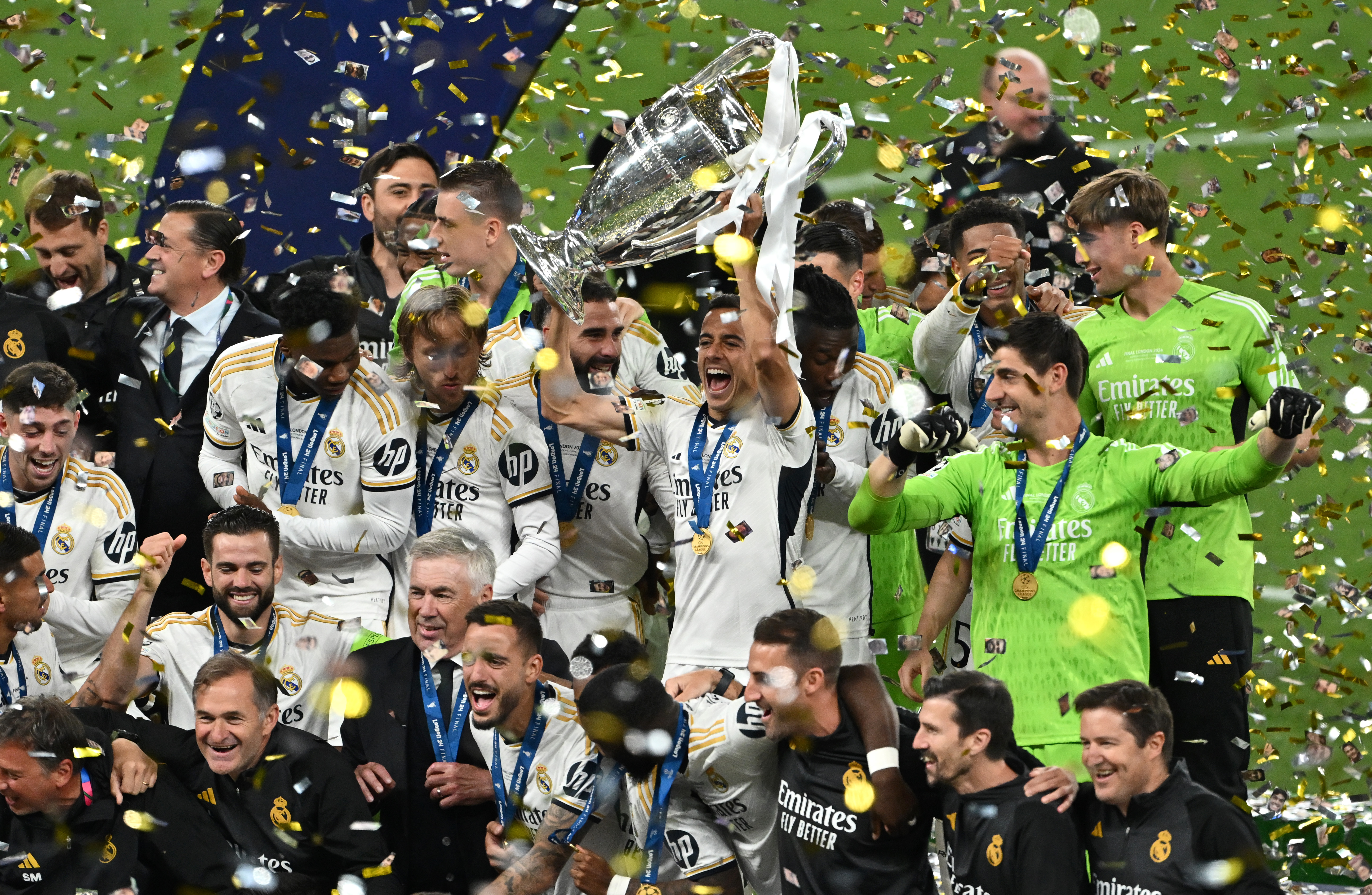 Oferte din patru țări! Pus pe liber de Real Madrid, are contractele pe masă