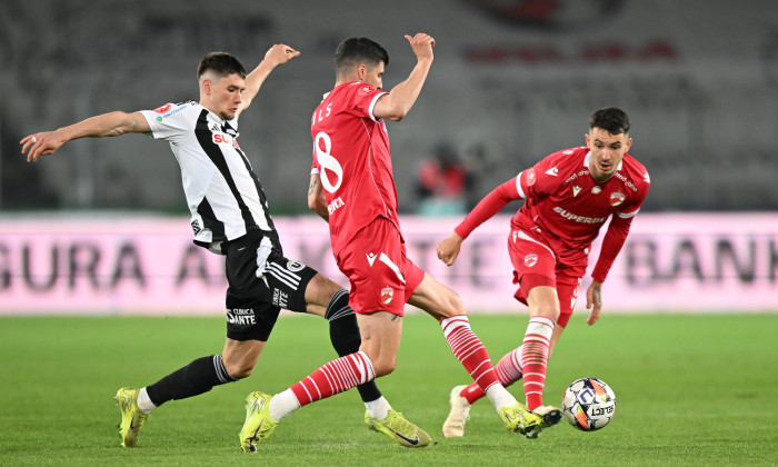 FOTBAL: FC UNIVERSITATEA CLUJ - DINAMO BUCURESTI, SUPERLIGA SUPERBET - PLAY-OFF (12.04.2025)