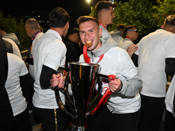 FOTBAL:SARBATOARE AUTOCAR FCSB CASTIGAREA SUPERLIGII SUPERBET (17.05.2025)