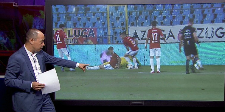 Verdictul specialistului, după penalty-ul cerut de Dinamo în meciul cu Oțelul: "Aici se vede cel mai bine"