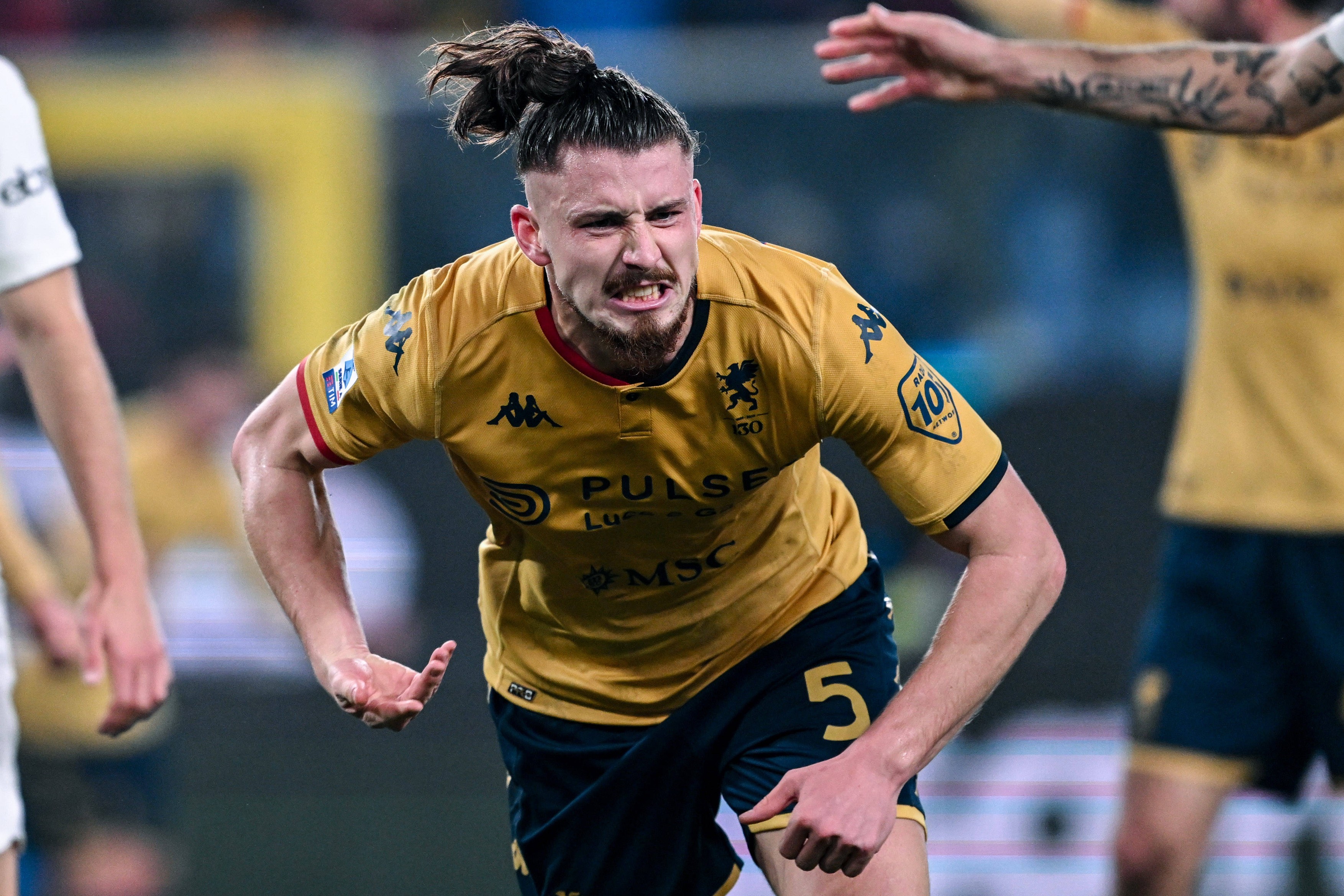 Tottenham a fost contactată pentru transferul lui Radu Drăgușin în această iarnă