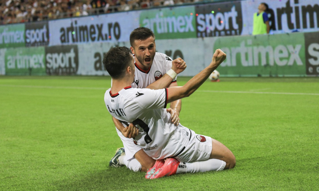77 Liridon Latifi celebrates with team mates his first goal of the game