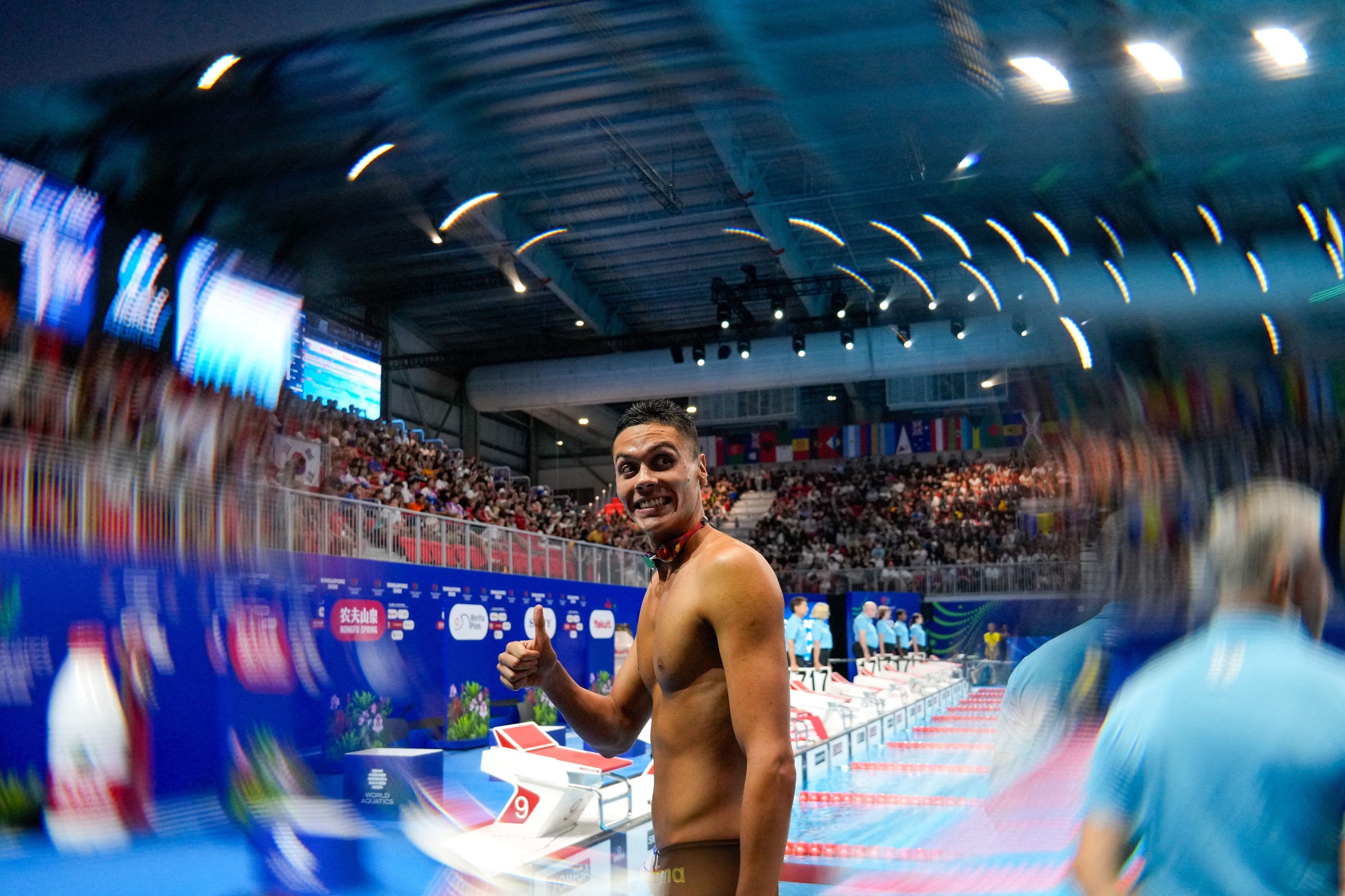 Gestul făcut de David Popovici, imediat după ce a câștigat medalia de aur în proba de 100 m liber