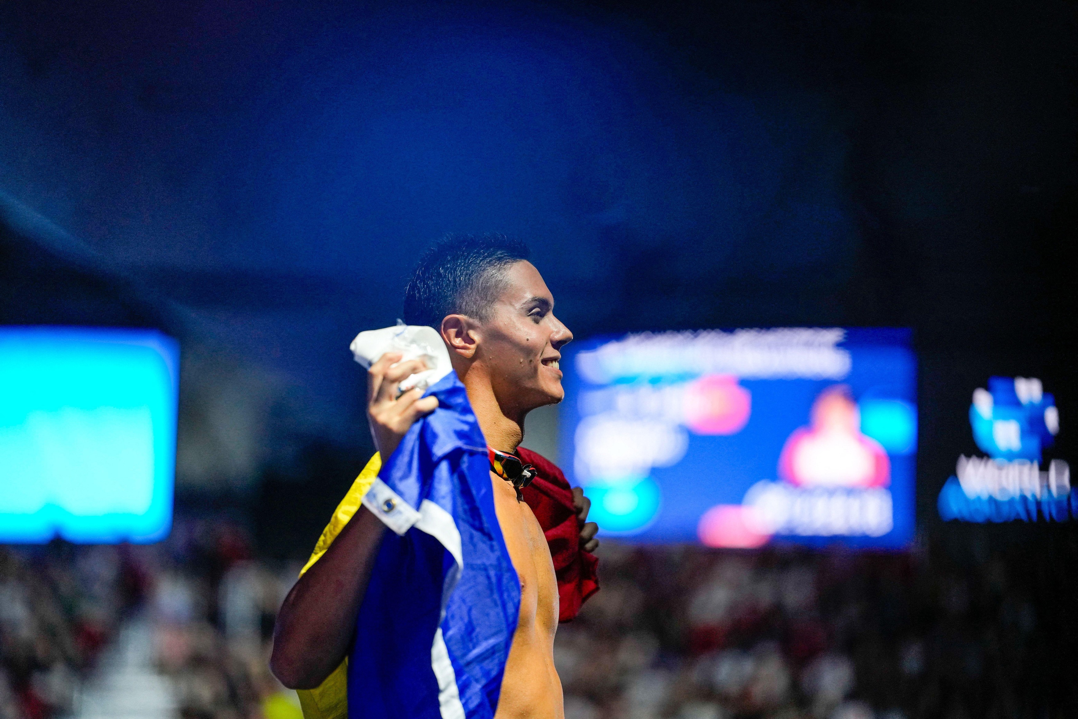 Când revine David Popovici în România, după ce a devenit unic în lume la natație! De ce s-a retras de la cursa de 50 m