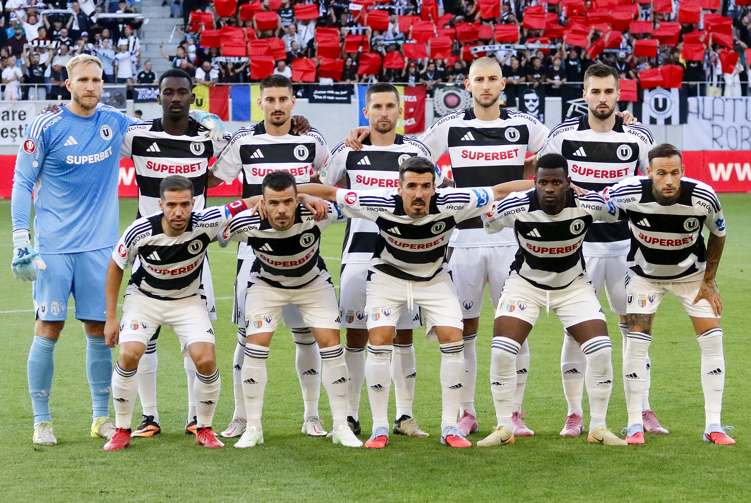 Imagini superbe de la Sibiu: scenografia suporterilor de la ”U” Cluj la meciul cu FC Ararat-Armenia