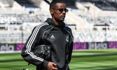 Alexander Isak of Newcastle United arrives during the Premier League match Newcastle United vs Everton at St. James's Park, Newcastle, United Kingdom, 25th May 2025 (Photo by Mark Cosgrove/News Images)