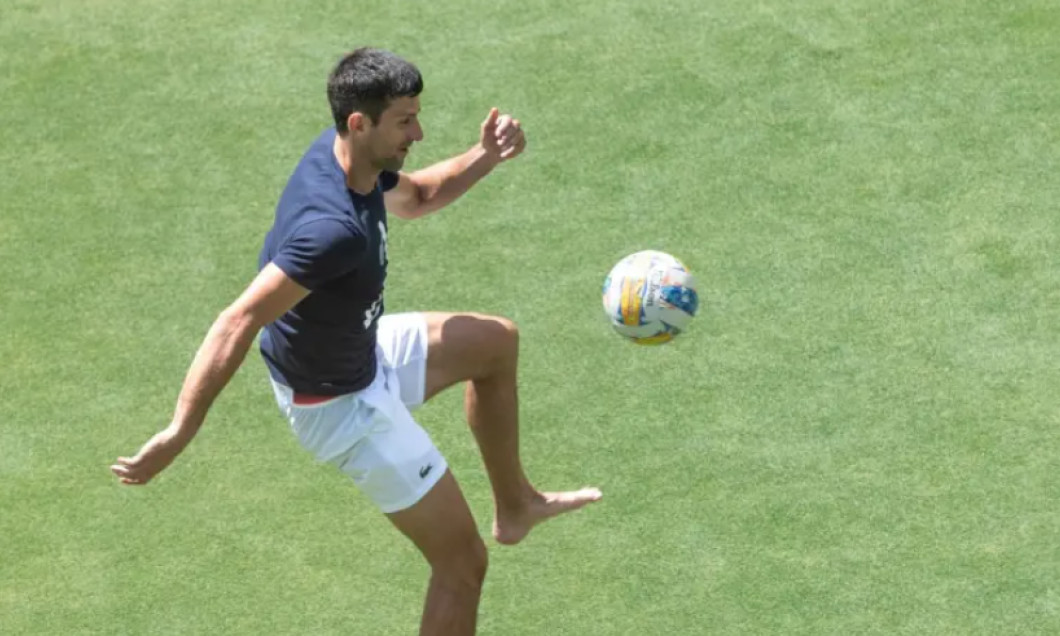 novak-djokovic-fotbal