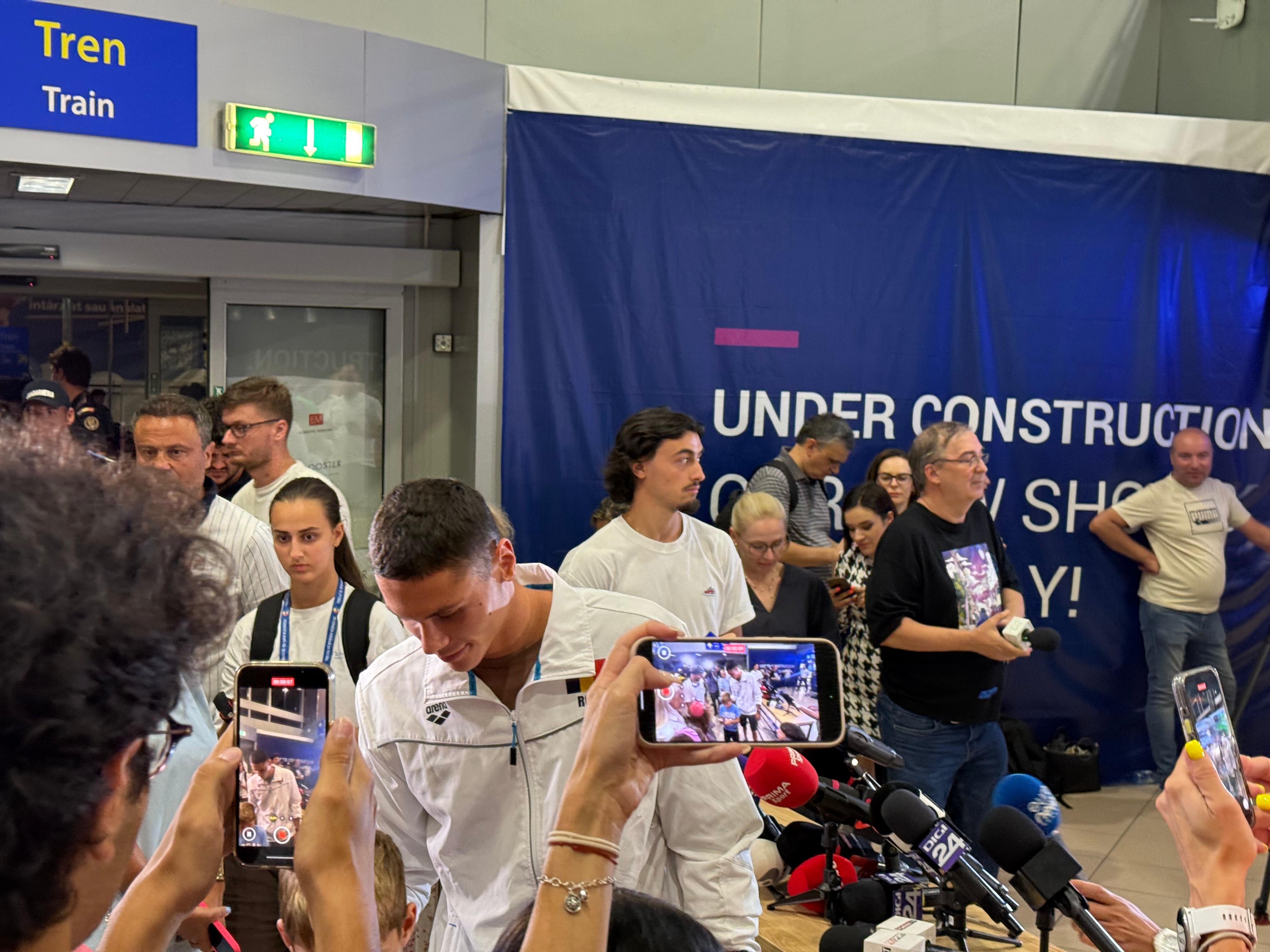 David Popovici a spus de ce a refuzat Salonul Oficial de la aeroportul Otopeni