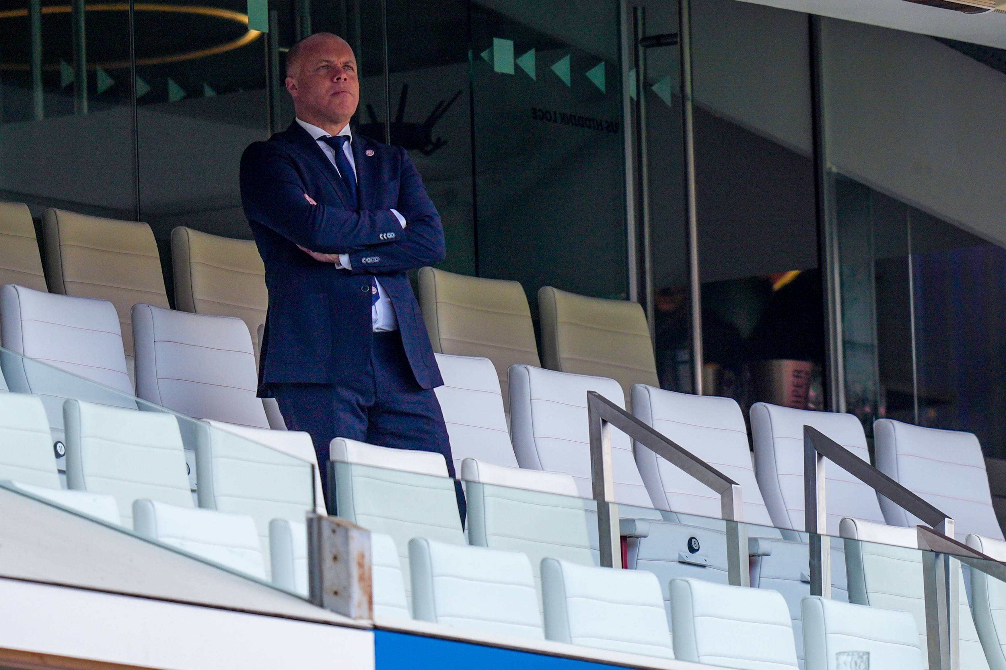 Cine este omul care insistă pentru transferul lui Dennis Man la PSV! Antrenorul a spus că nu-l cunoaște