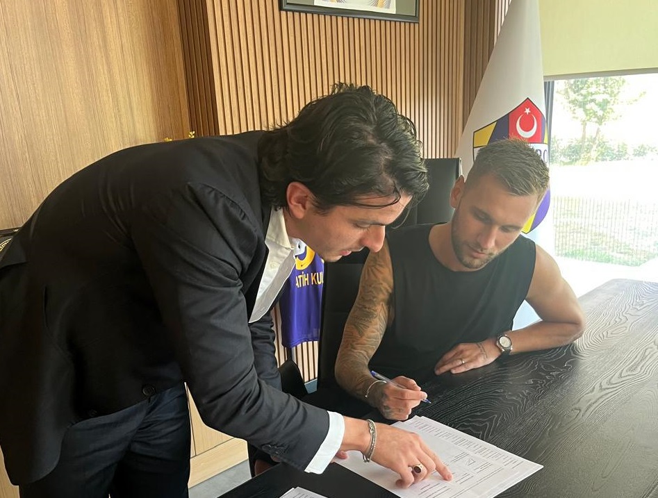 Denis Drăguș, primele declarații după transferul la Eyupspor! Atacantul român are planul făcut în Turcia