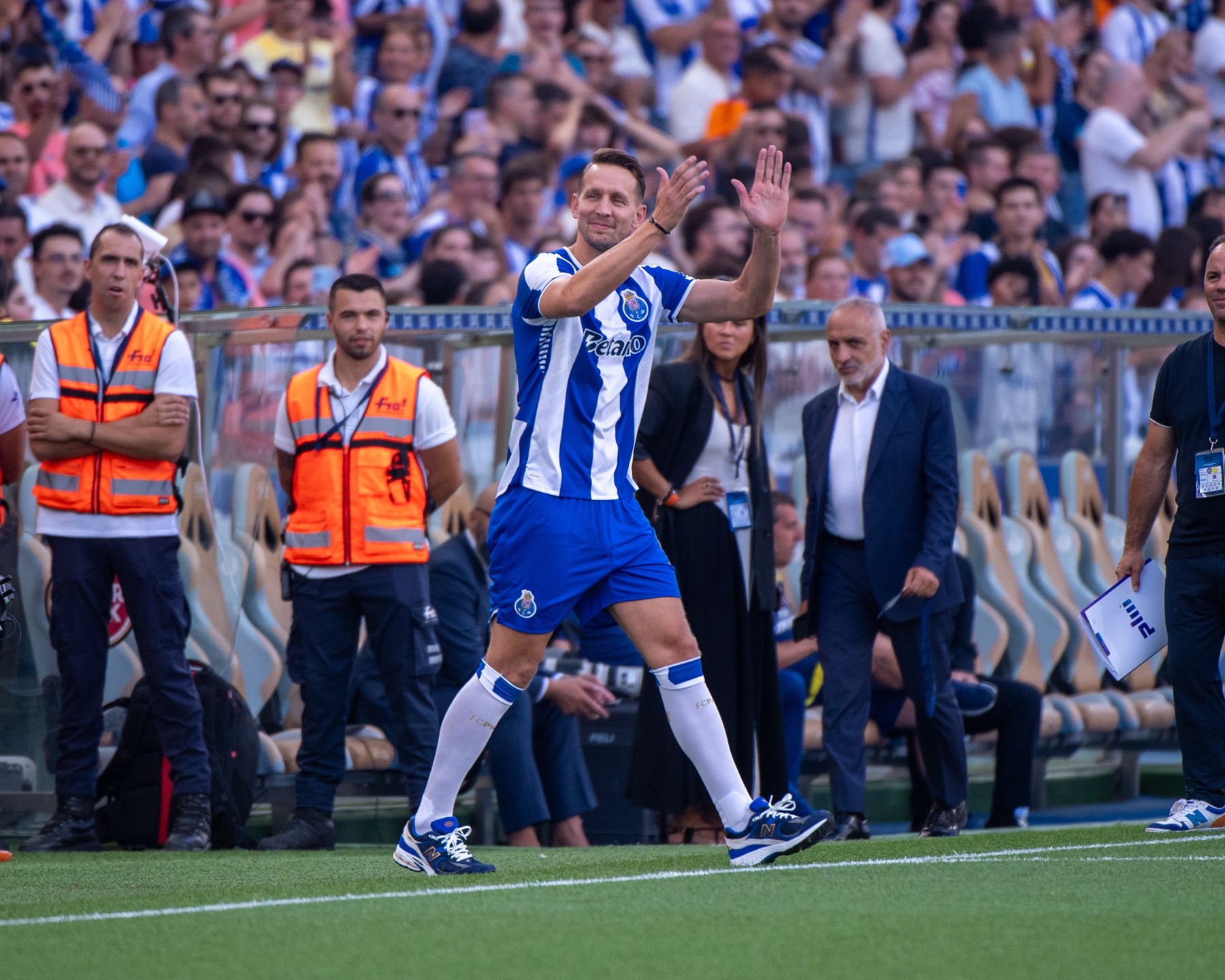 Nici măcar Fabrizio Romano nu a știut! Cum a ținut Porto ascuns transferul lui Luuk de Jong și l-a prezentat la meci