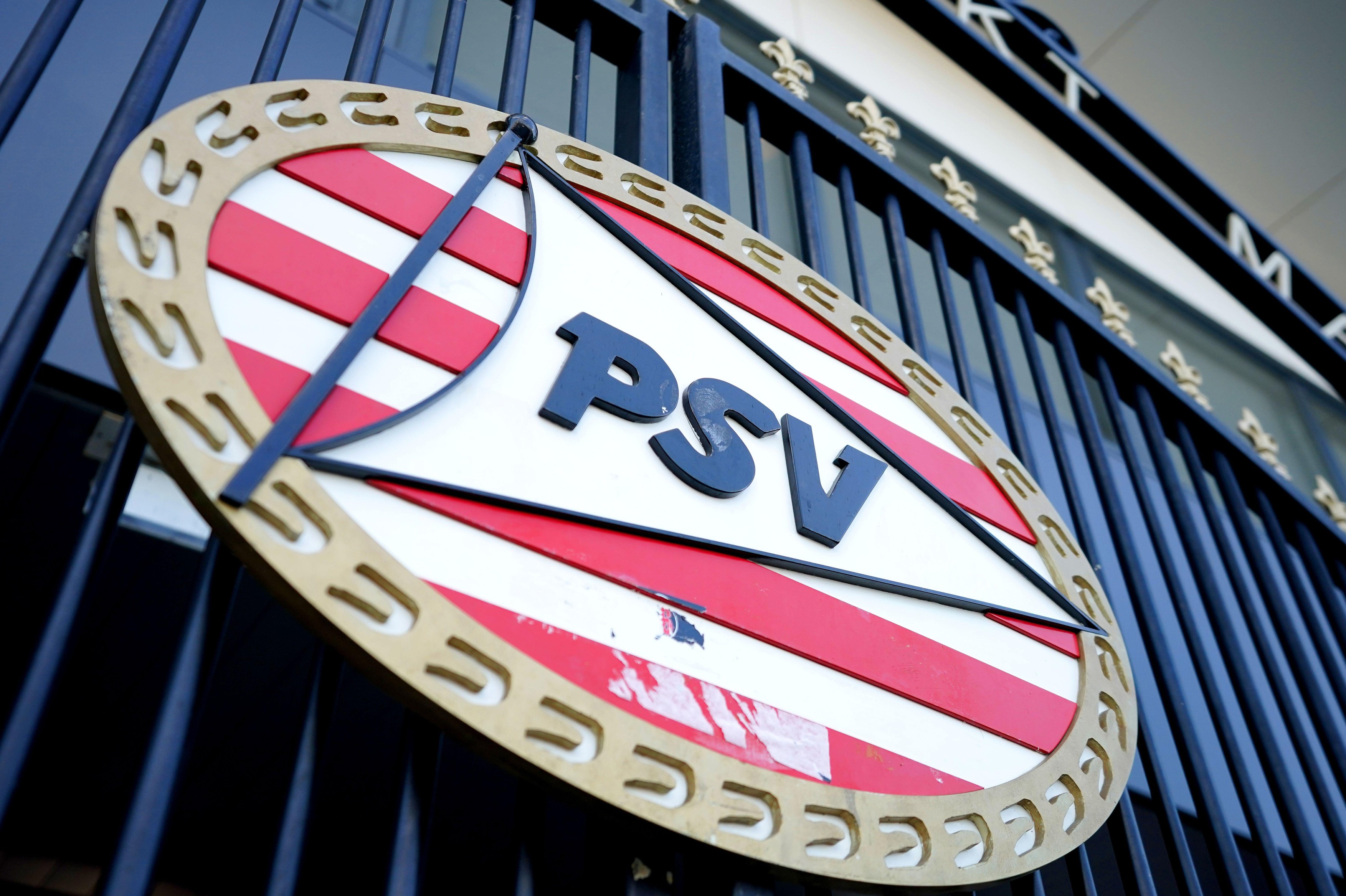 Dennis Man ar urma să fie al treilea român din istoria lui PSV! Cine au fost ceilalți doi și cum s-au descurcat