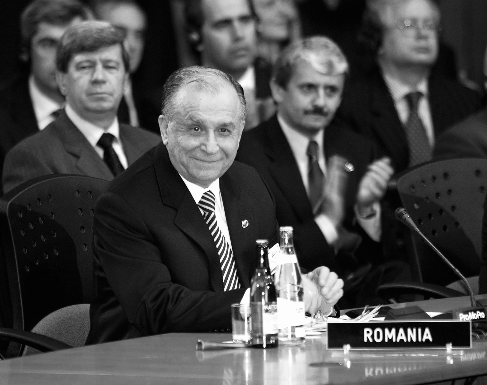 Decizie-fulger! FRF n-a stat pe gânduri, după ce Ion Iliescu a murit