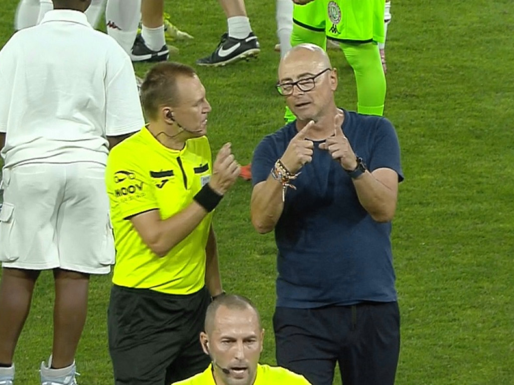 Leo Grozavu a răbufnit după Rapid - Botoșani 2-1 și a spus că ”vede toată țara”, iar Iftime a intervenit