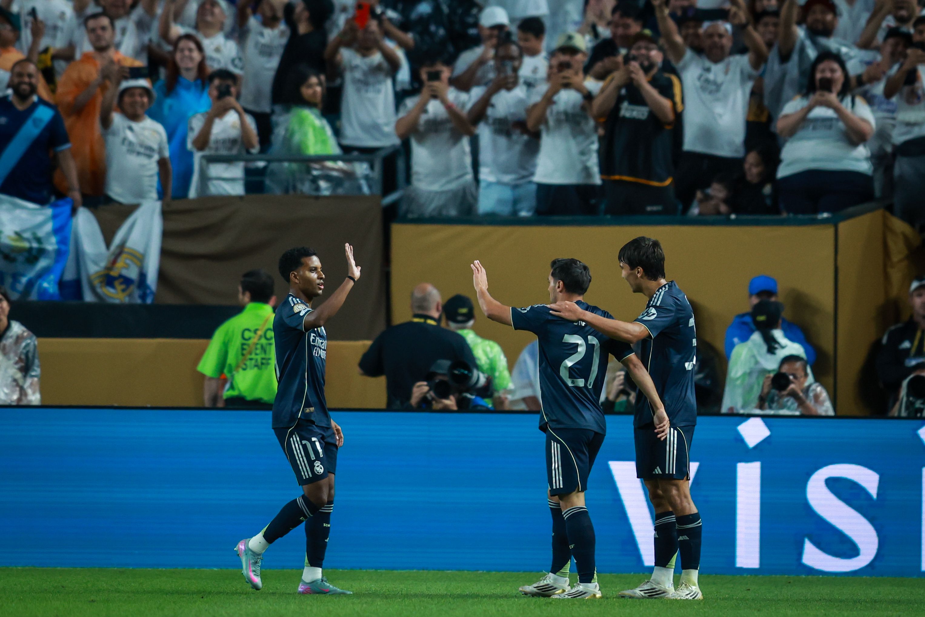 Pun oferta pe masă: 50.000.000 de euro! Poate pleca de la Real Madrid și ar juca în Premier League