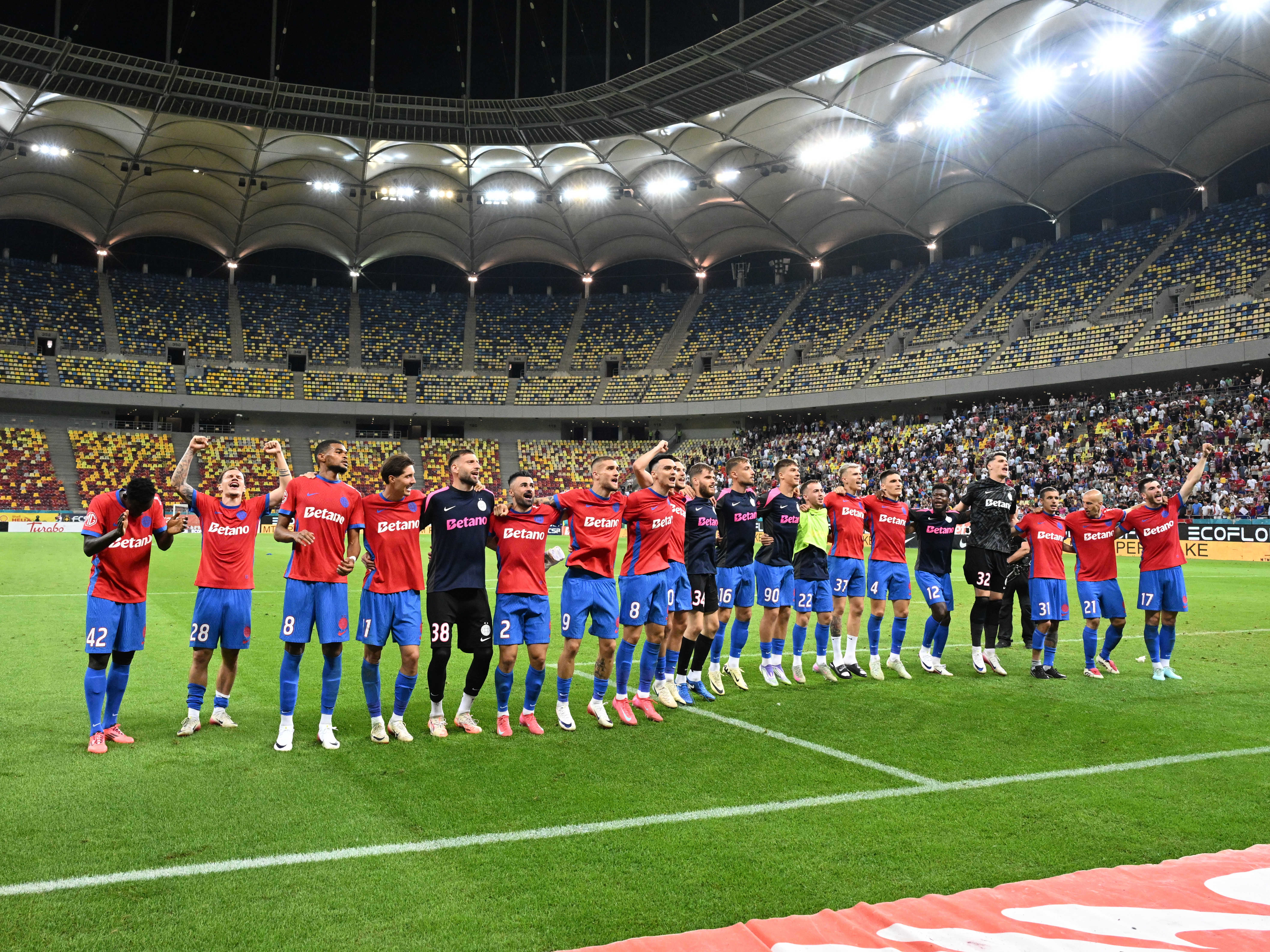 Ce s-a întâmplat la finalul meciului FCSB - Drita. Imaginile surprinse după "thriller-ul" de pe Arena Națională