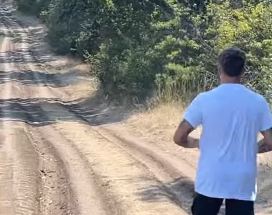Condiții extreme! Alexandru Băluță aleargă pe câmp și face antrenamente "spartane", după ce FCSB l-a dat afară