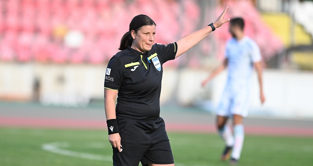 ”E o doamnă la VAR. Nu știu câtă personalitate are”. Măldărășanu, atac la arbitri, după golul anulat