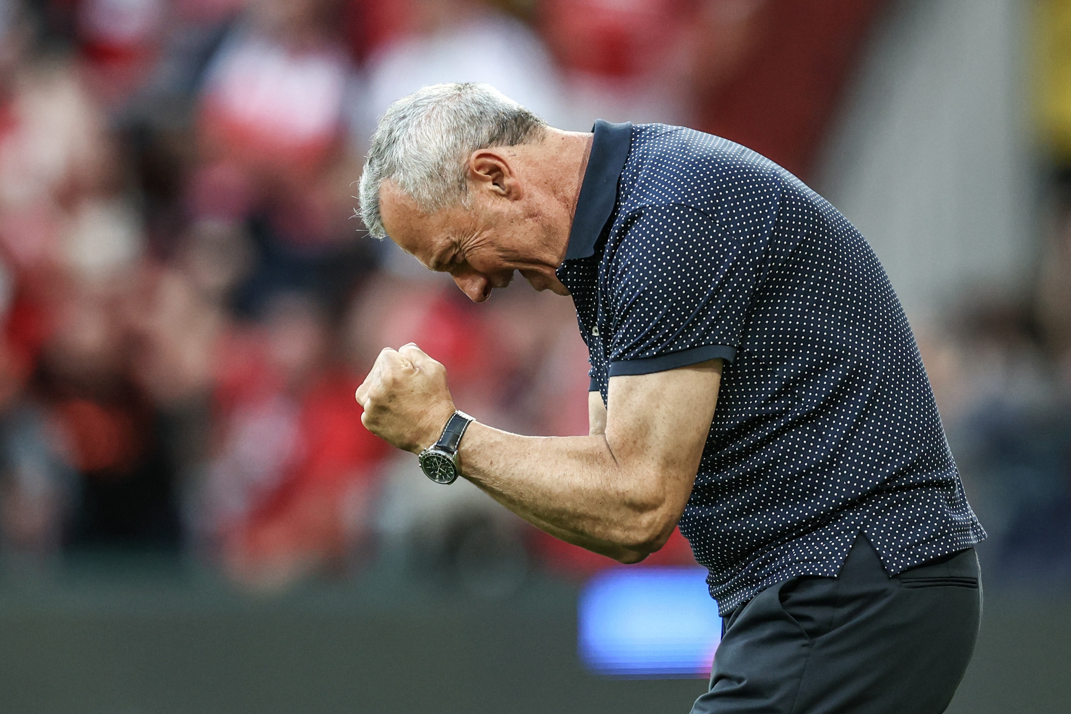 Câți bani primește Mircea Rednic după ce a fost dat afară de Standard Liege