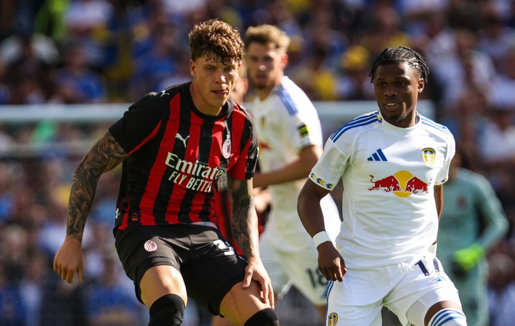 Cu trei oferte pe masă, ”bestia” care a refuzat naționala României a jucat o repriză la AC Milan! Nota primită