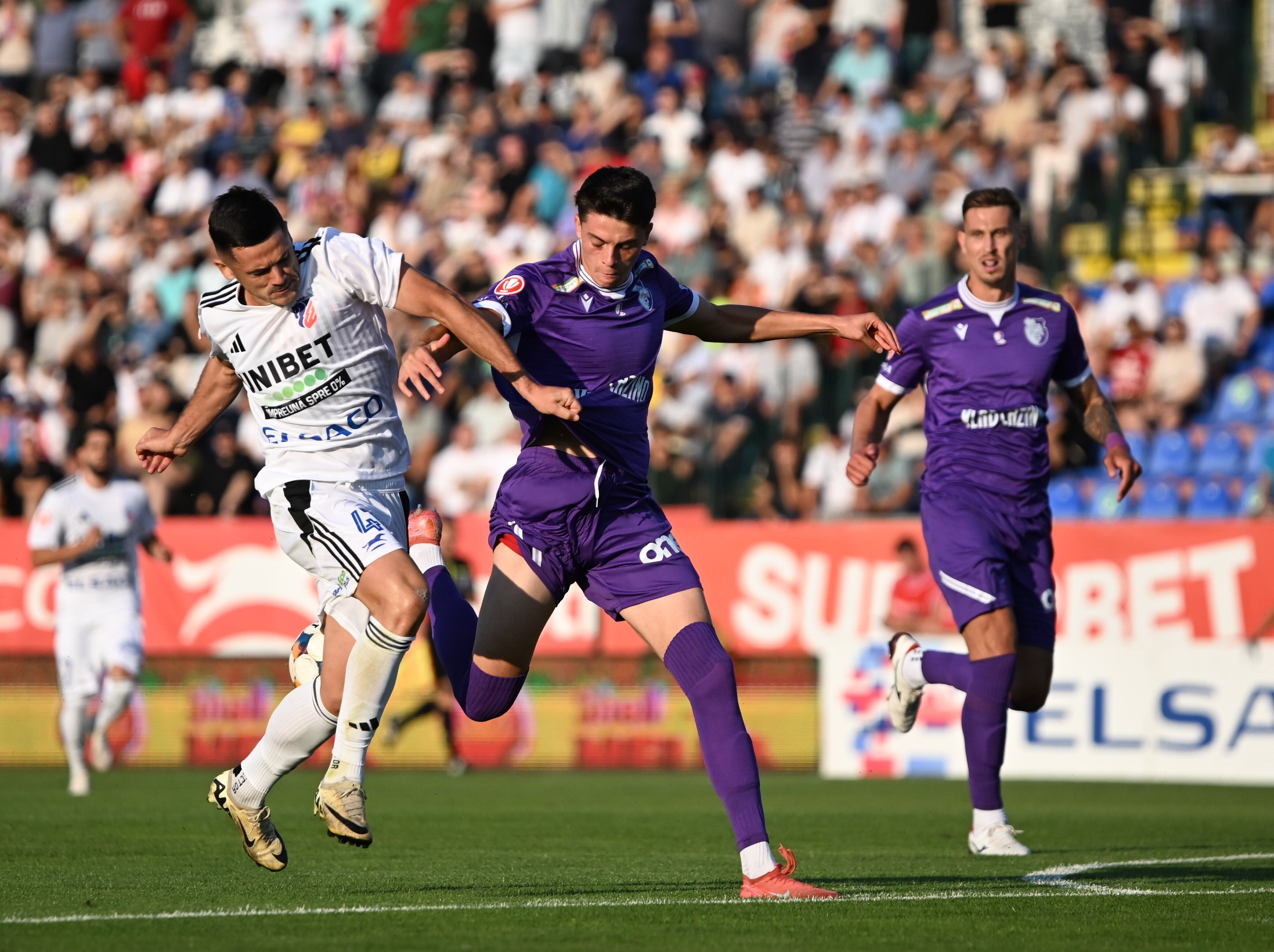 FC Botoșani - FC Argeș 3-1. Meci superb! Gazdele au urcat pe 5, după o partidă disputată