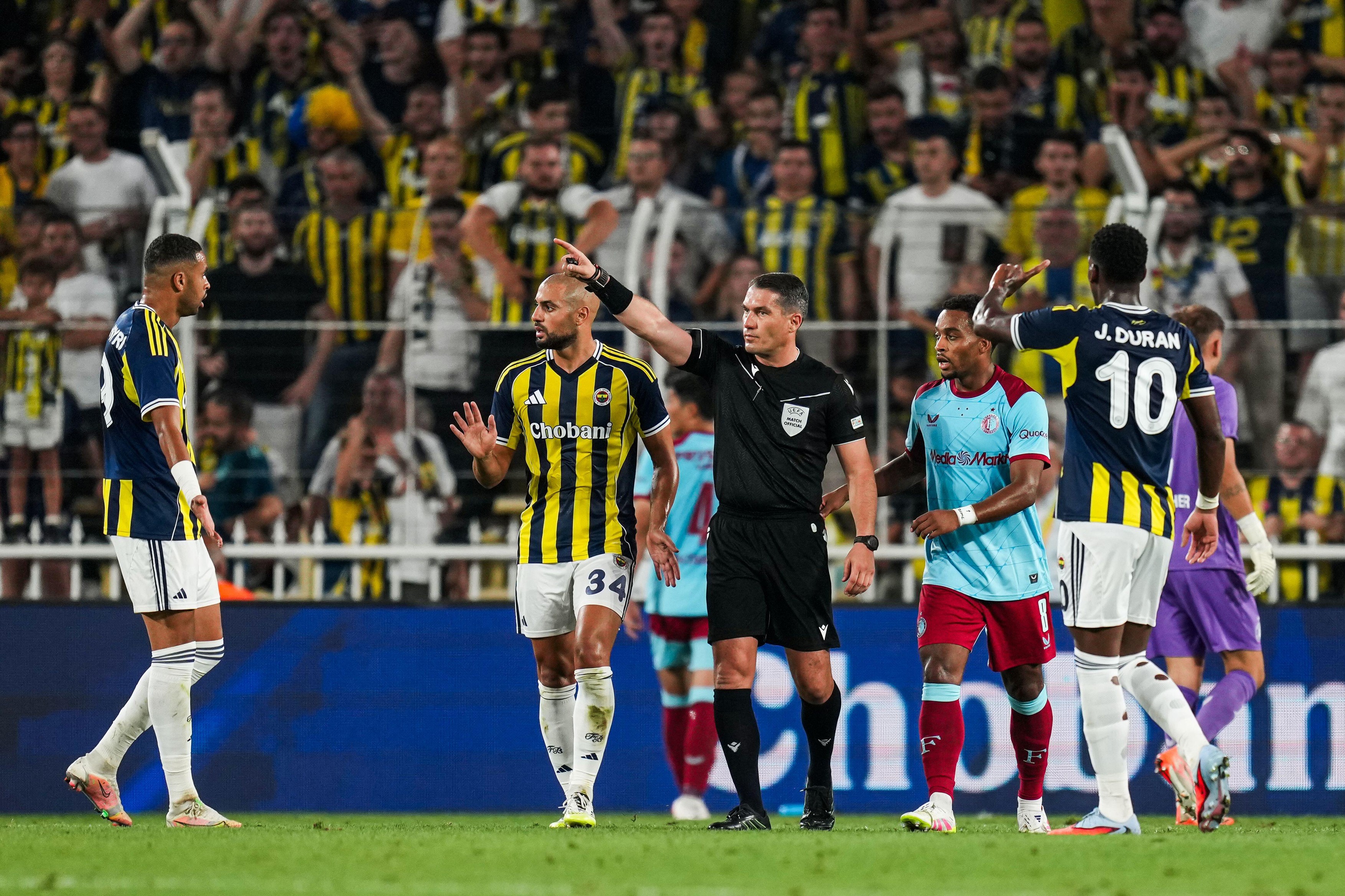 Istvan Kovacs, în mijlocul unui scandal în Turcia! Decizia arbitrului român l-a enervat pe Jose Mourinho