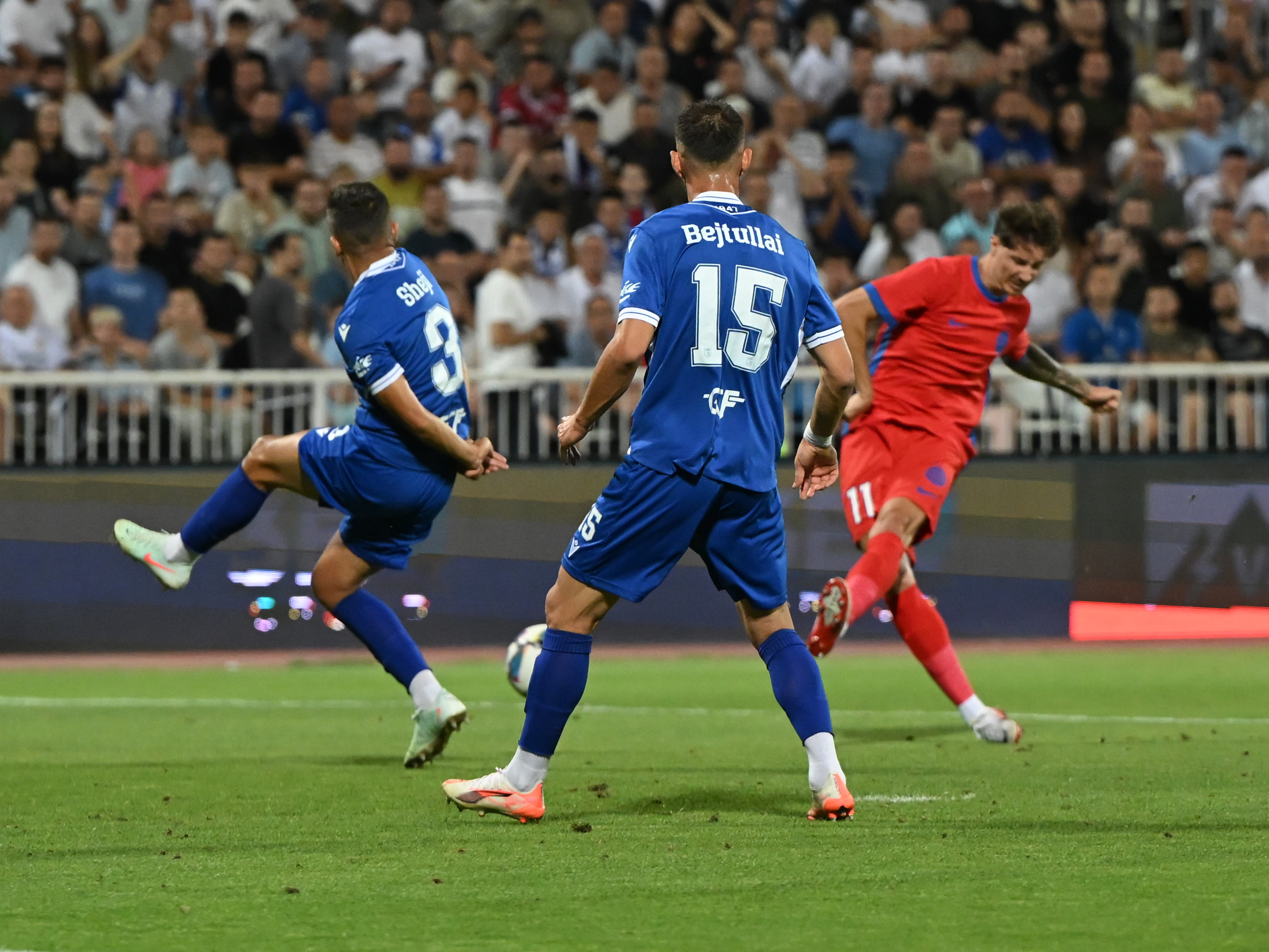 Kosovarii au reacționat ferm, după golul marcat de David Miculescu la Priștina, în Drita - FCSB