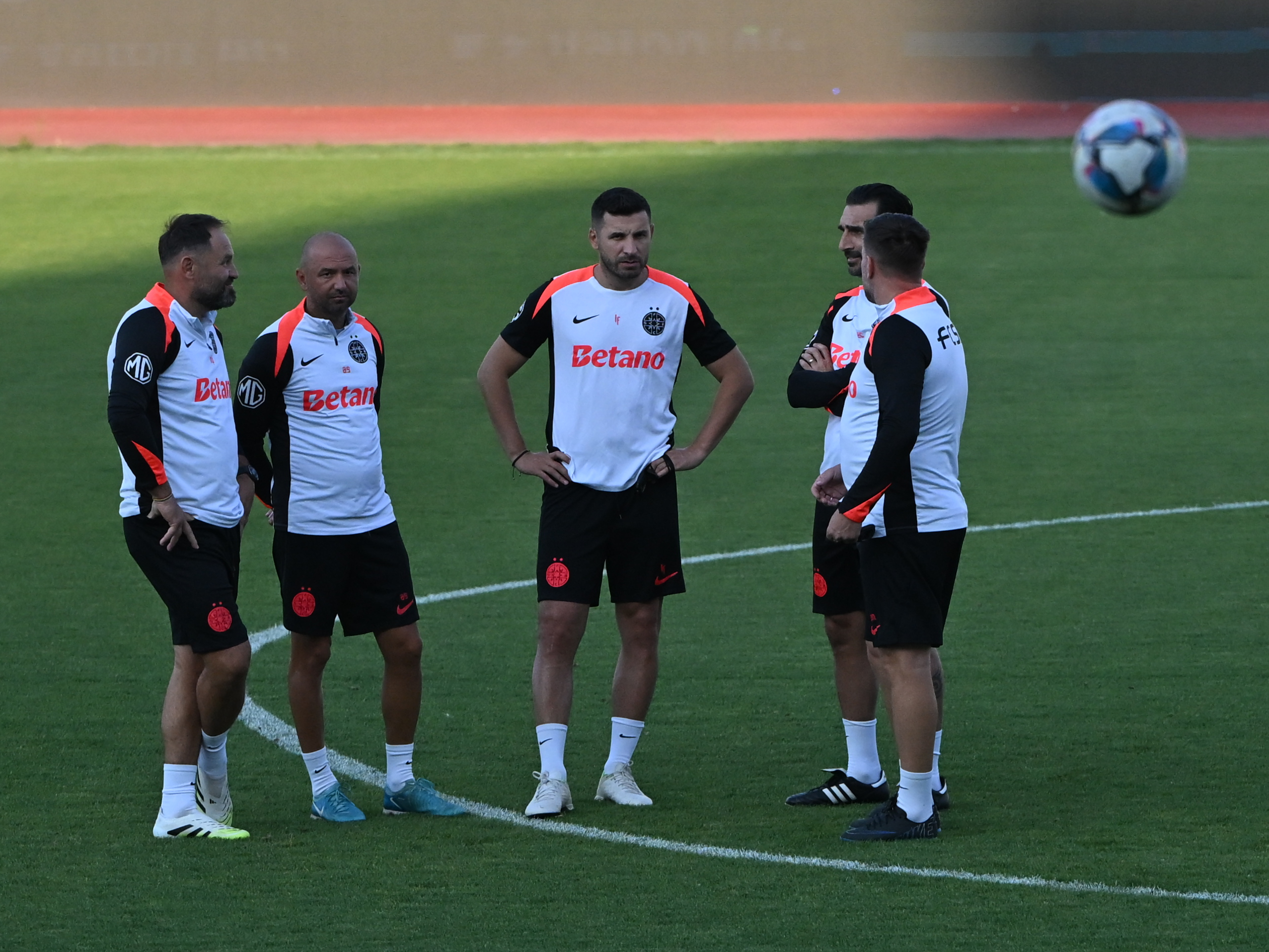 Neașteptat! Ce s-a întâmplat la antrenamentul oficial al FCSB-ului din Kosovo