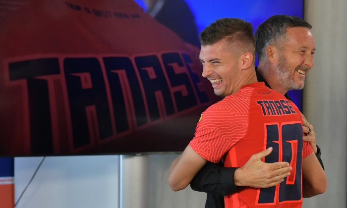 FOTBAL:CONFERINTA DE PRESA PARTENERIAT FCSB BETANO (8.07.2022)