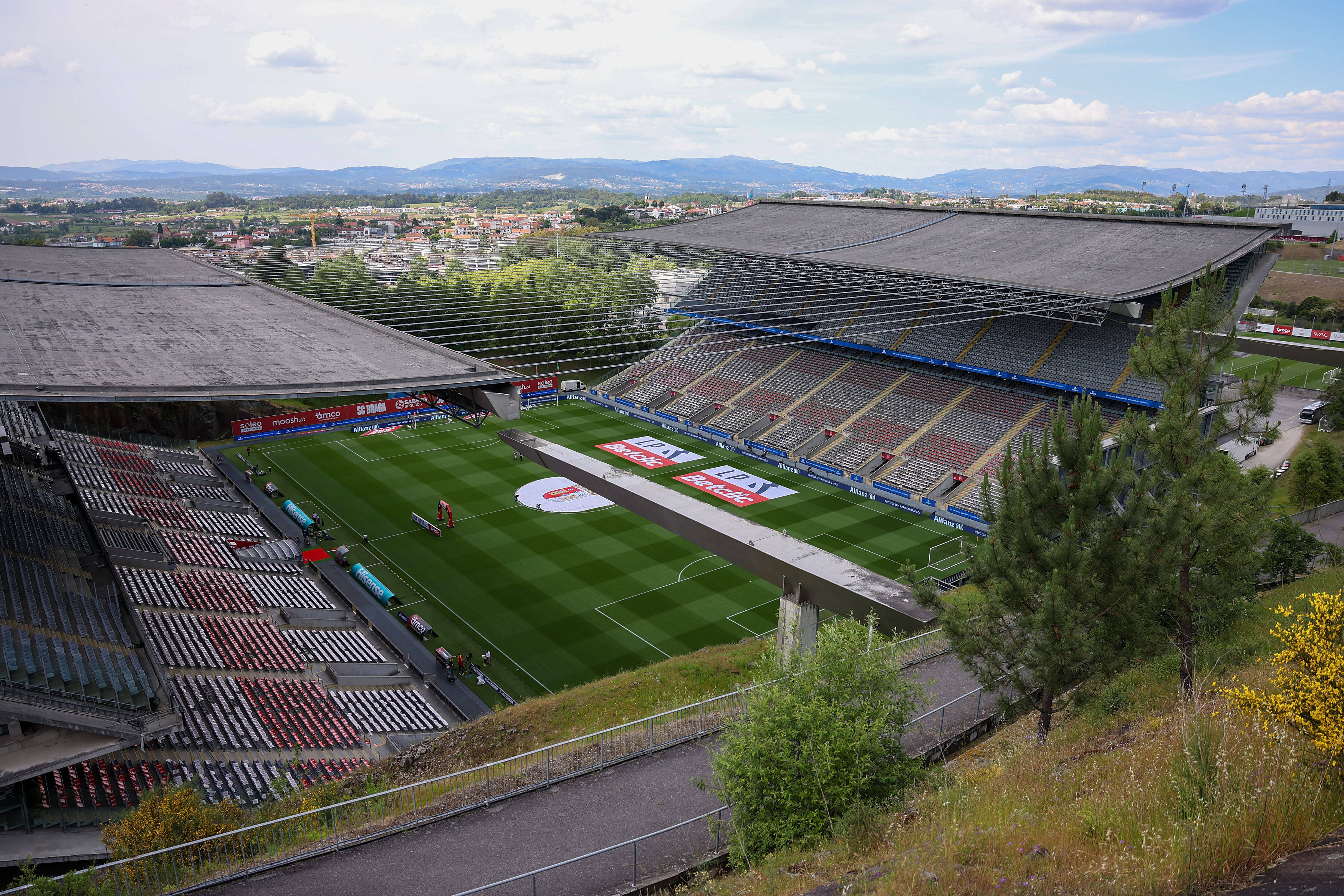 CFR va juca pe unul dintre cele mai spectaculoase stadioane din Europa