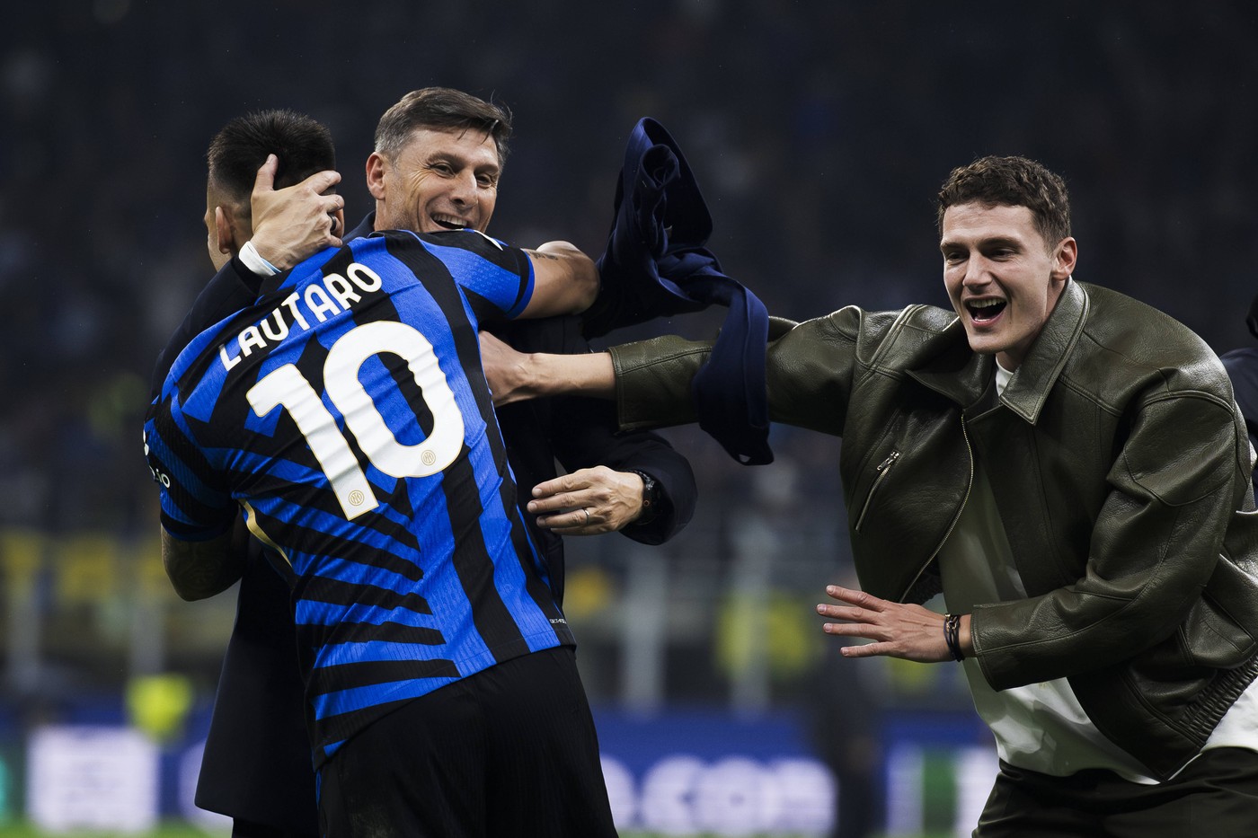 Un campion mondial pleacă de sub comanda lui Cristi Chivu și i-a fost oferit Barcelonei! Răspunsul dat imediat
