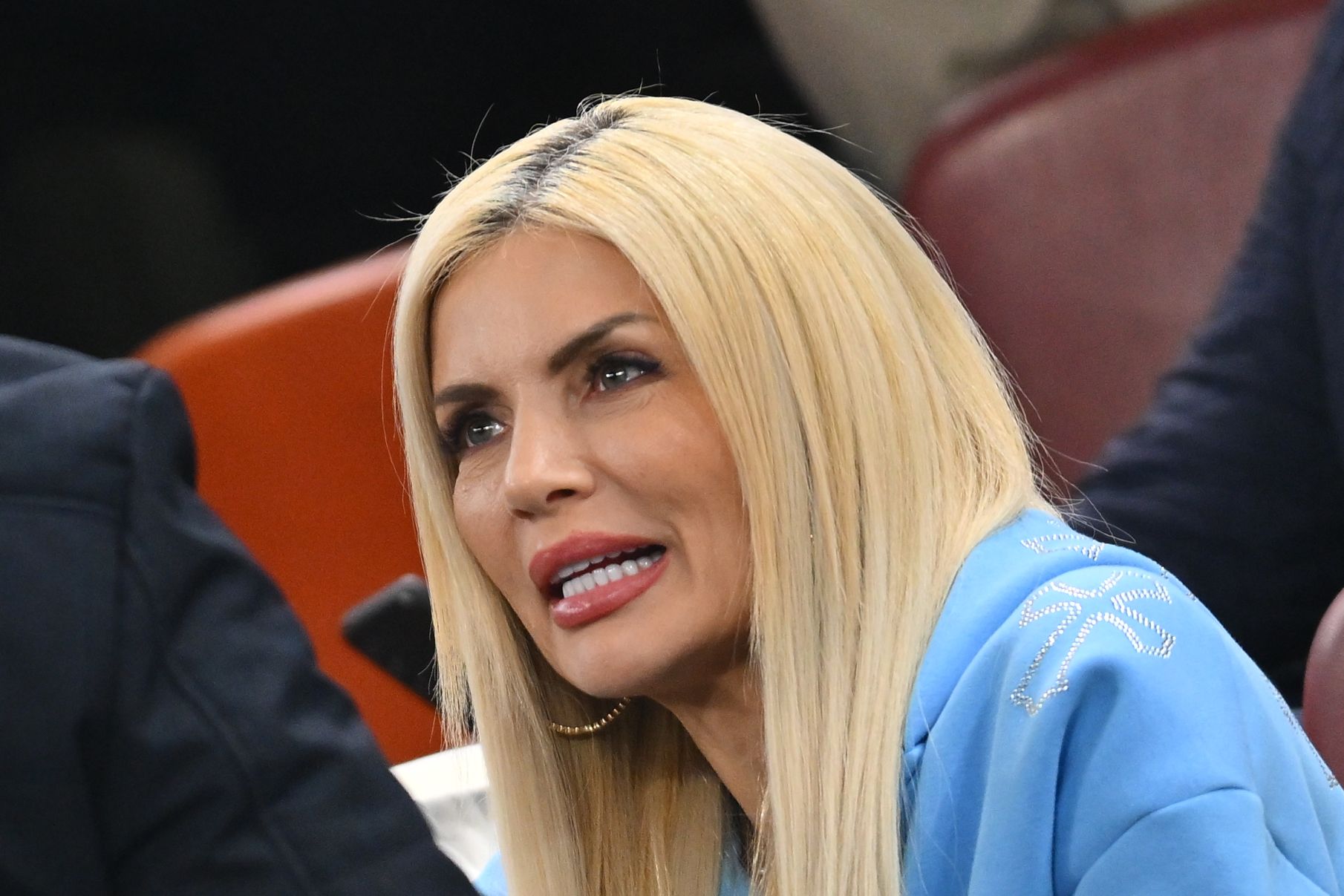 "Sunteți penibili". Laura Vicol a reacționat după ce a atras toate privirile la derby-ul Rapid - FCSB