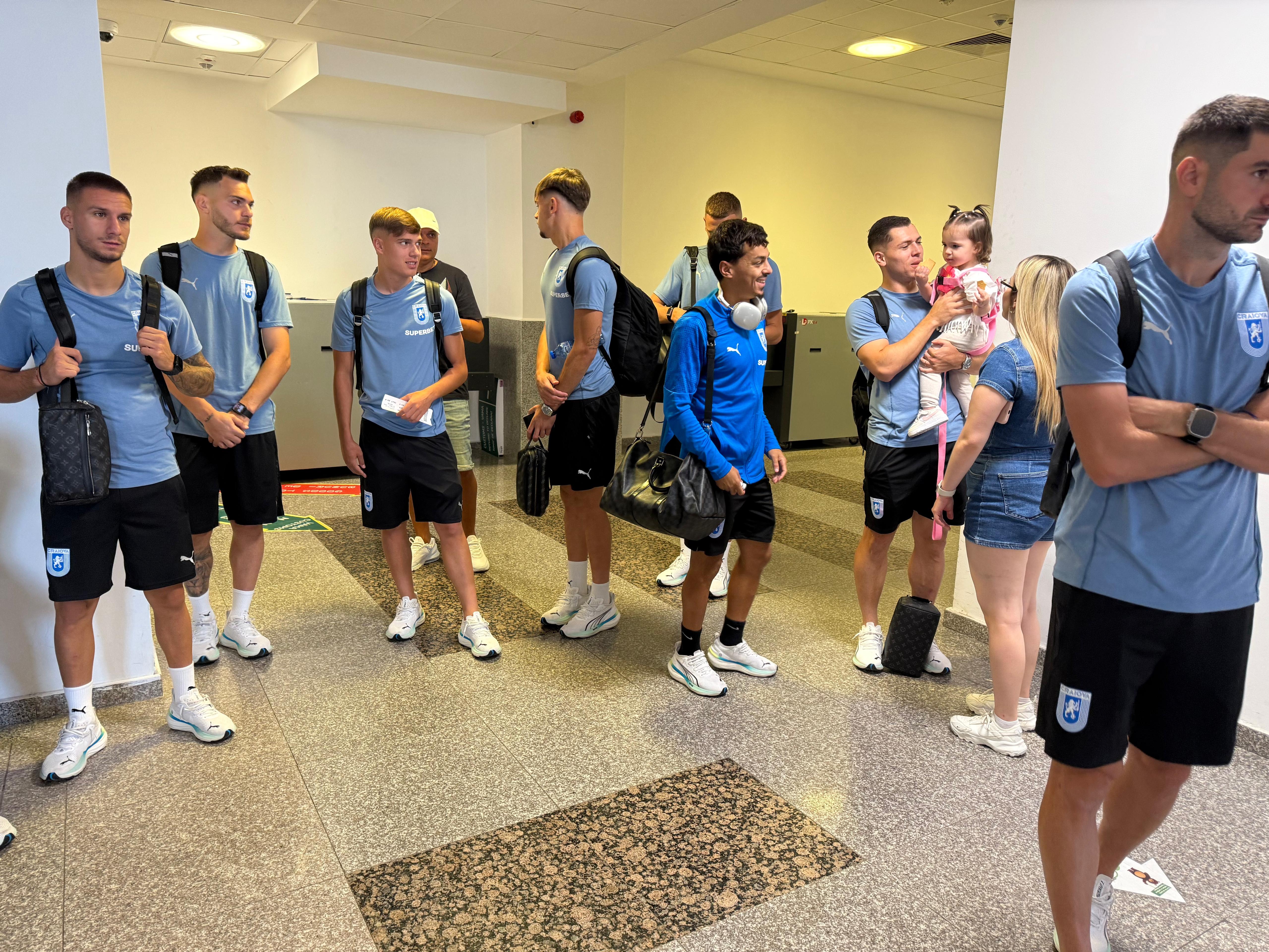Universitatea Craiova a plecat la Istanbul, pentru meciul cu Bașakșehir! Nume grele alături de elevii lui Rădoi