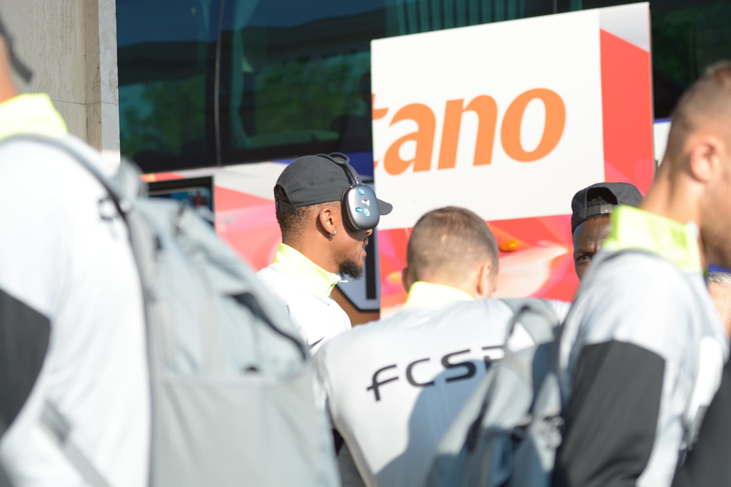 FCSB a intrat în criză de timp! Ce se întâmplă cu Radunovic, Ngezana și Alhassan, care au probleme cu viza