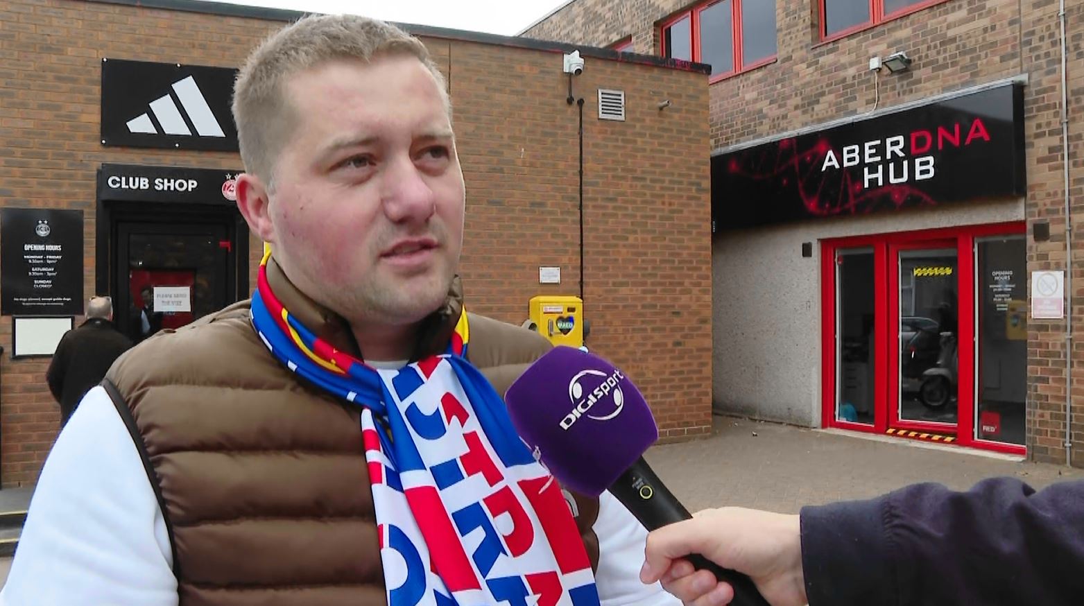 Fanii FCSB-ului, prezenți la Aberdeen, speră ca Cisotti și Bîrligea să facă diferența + mesaj pentru Gigi Becali