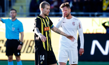 GOTHENBURG, SWEDEN 20250821Häcken cheers after 4-0 by Simon Gustafson during Thursday's playoff to Conference League BK Häcken and CFR Cluj at Bravida Arena. Photo: Adam Ihse / TT / Code 9200
