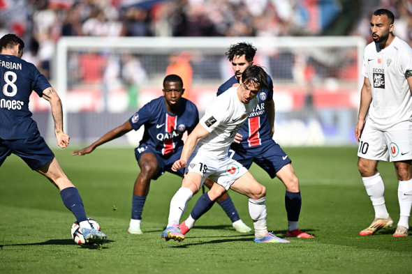 Paris Saint-Germain v Angers SCO - Ligue 1 McDonald's 2024/2025