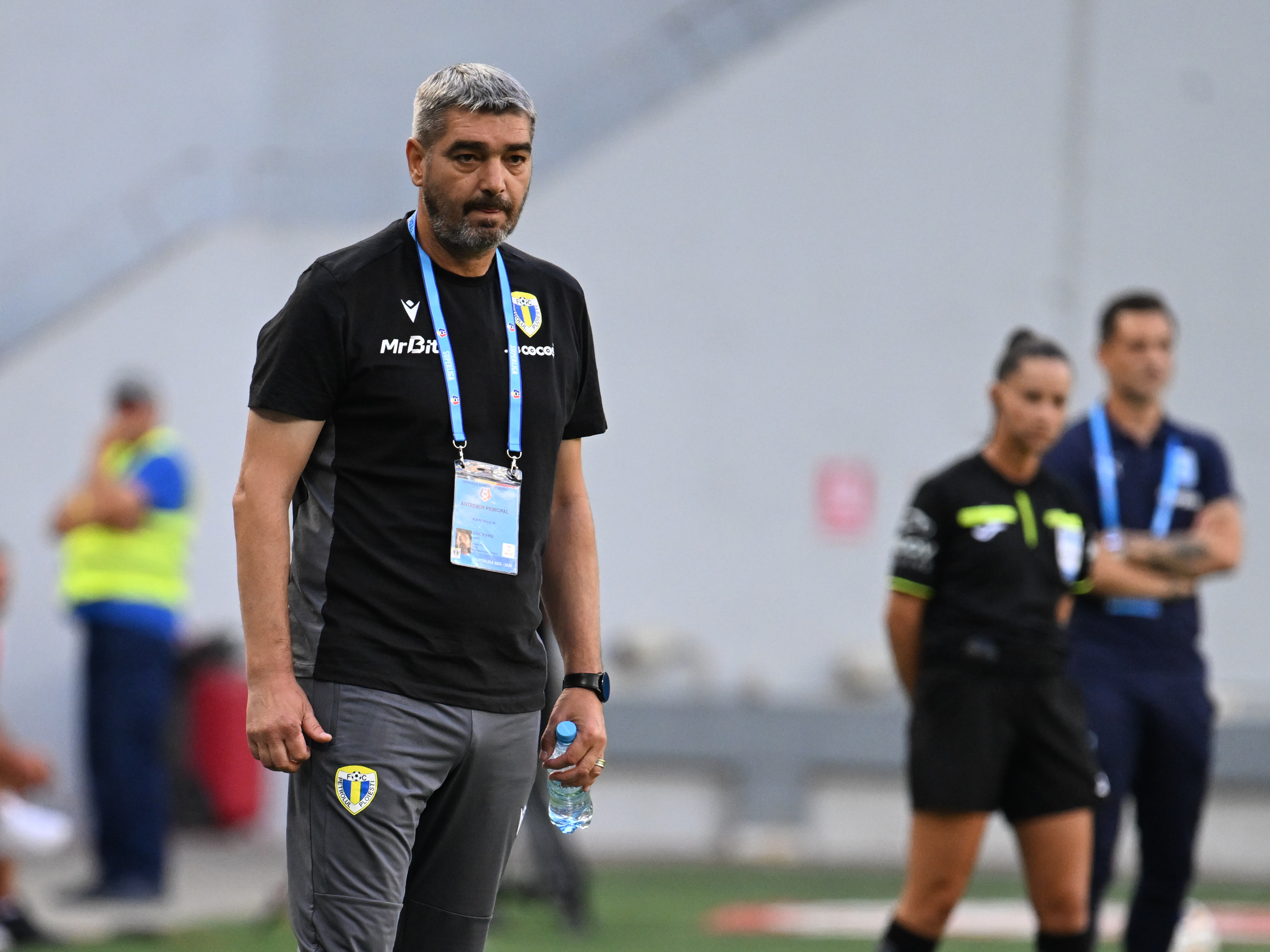 ”Jucătorii să aibă mai multă personalitate”. Liviu Ciobotariu și-a certat fotbaliștii, după eșecul din Bănie